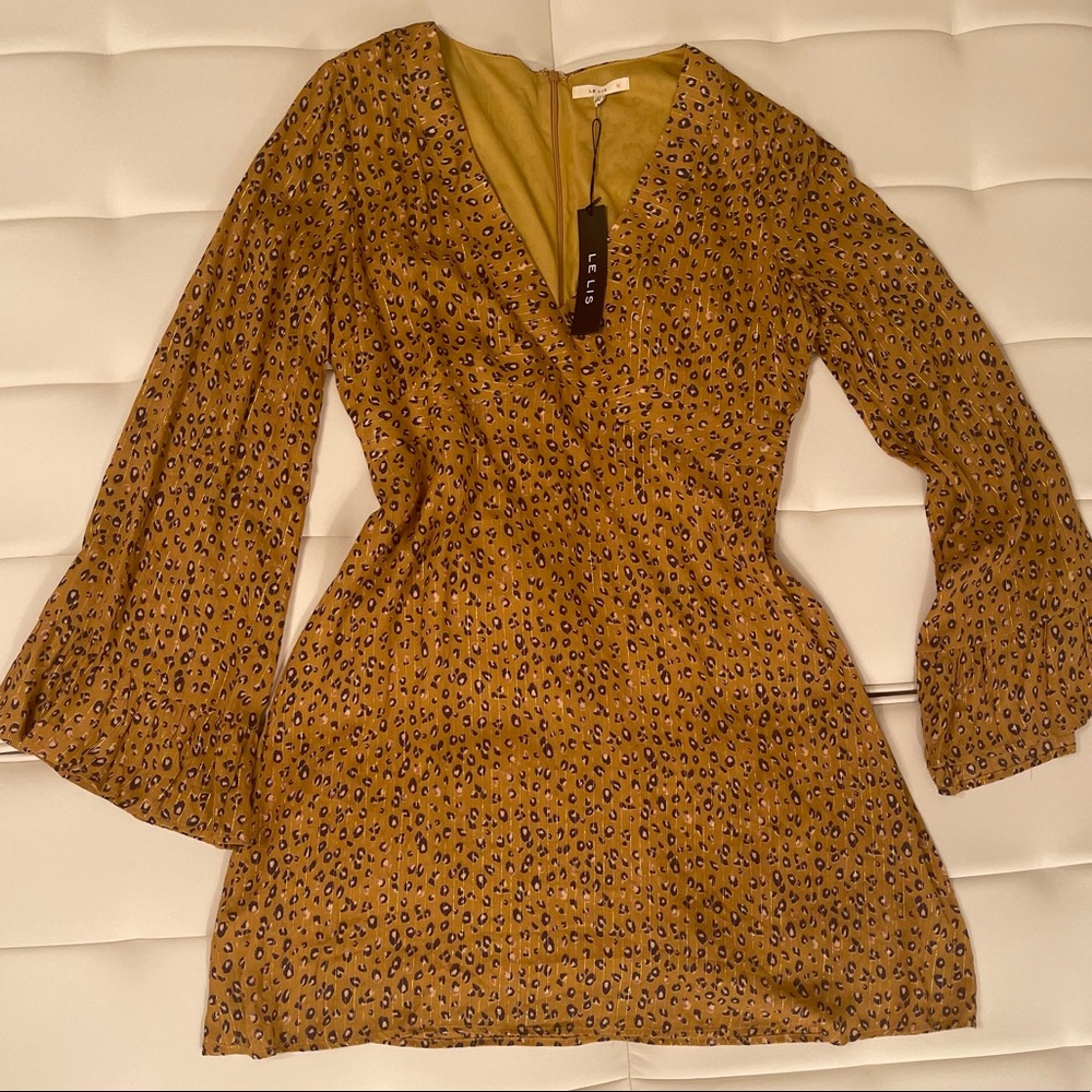 Le Lis Dress Large NWT